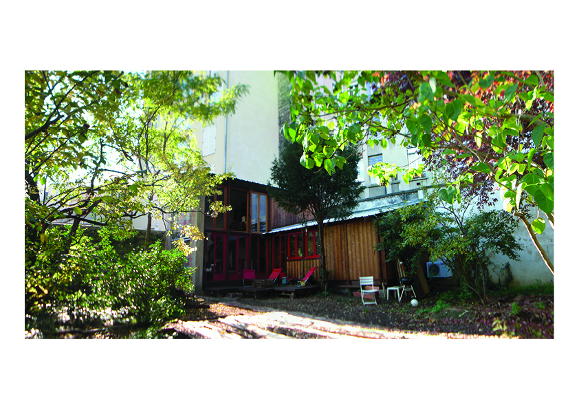 maison rouoge 1